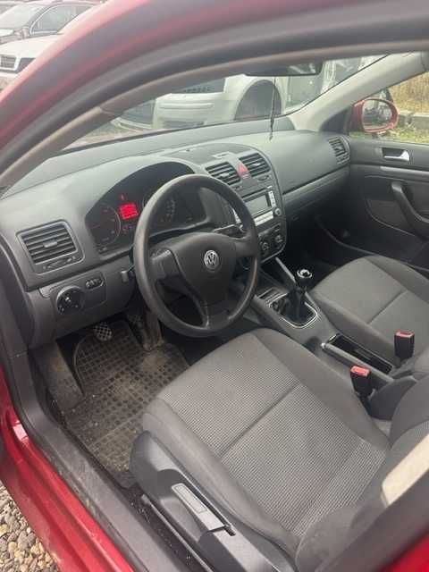 Dezmembrez,VW Jetta cutie manuala 5T 1.9 tdi tip BXE,An 2008