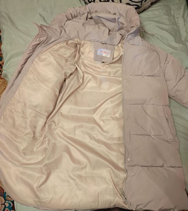 Продам пуховики почти новые