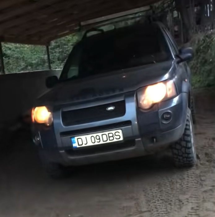 Vând Land Rover fac si schimb