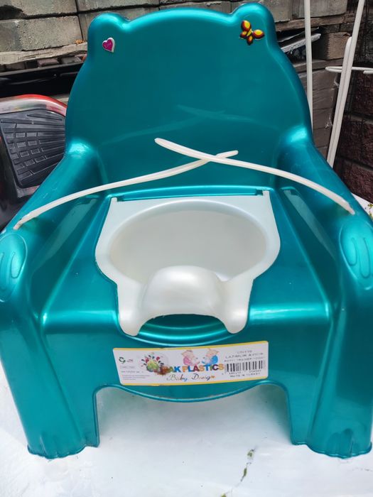 Продам детский шезлонг и горшок