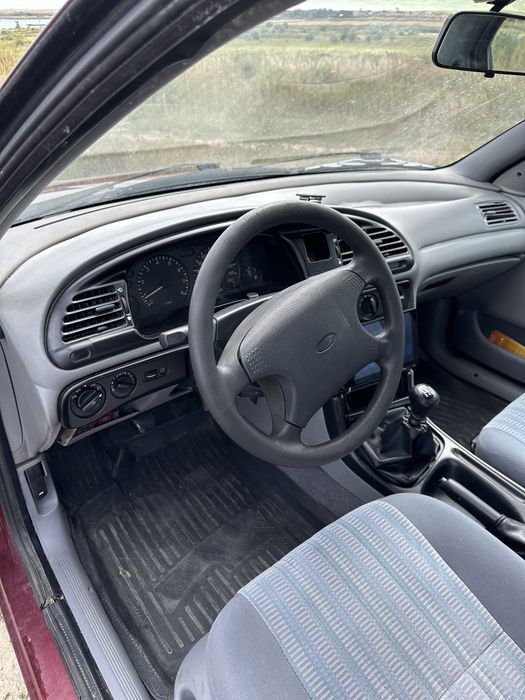 Ford Mondeo 1995, 1.8