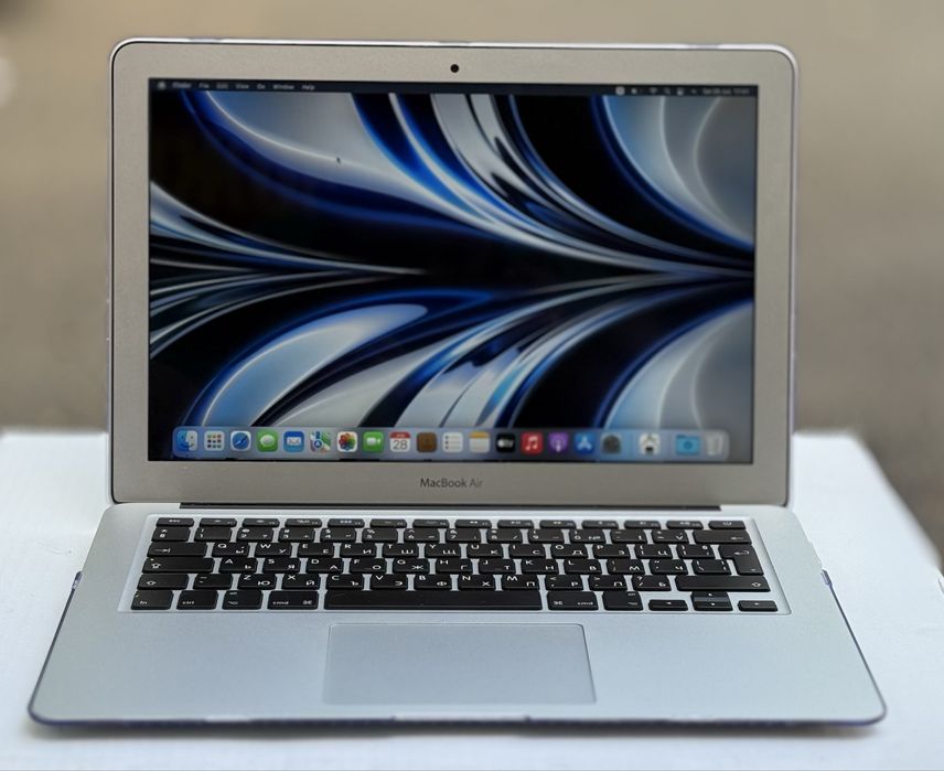 Apple MacBook Air 13″ (2017) A1466 – i5 / 8 GB / 128 GB SSD