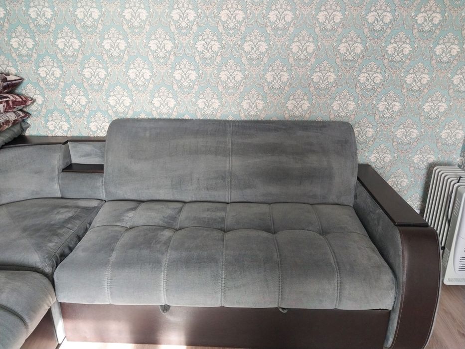 Продаю угловой диван