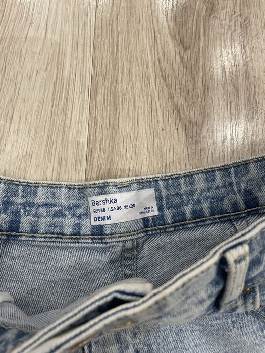 Къси дънкови панталони BERSHKA