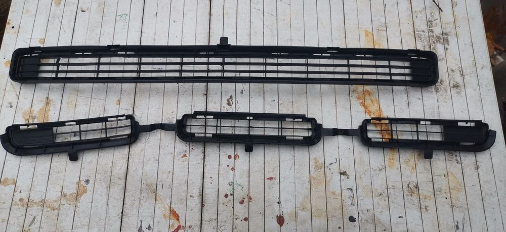 Ришотка радиатора Тойота