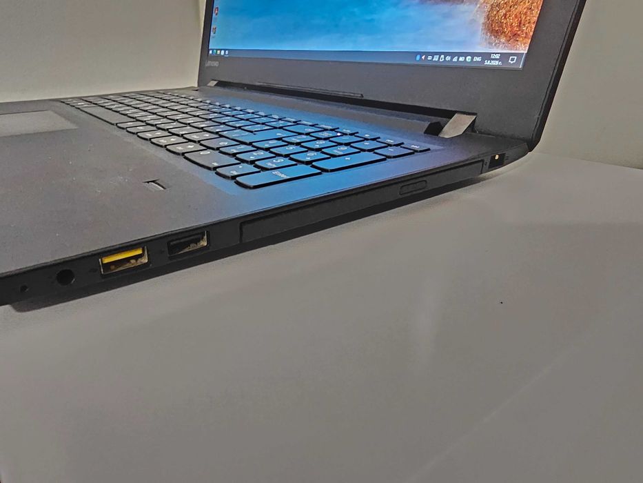 Lenovo V510 15.6" Full HD / i3 7100U 2x2.40 Ghz / 8GB RAM / 256GB SSD / 8ч. Батерия + зарядно