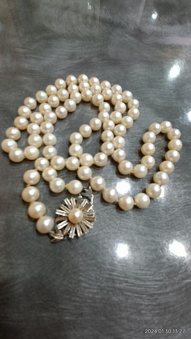 Vind colier din perle Akoya cu închizătoare din aur 14kt