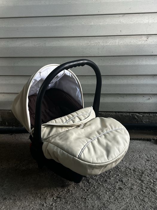 Продам коляску 3 в 1