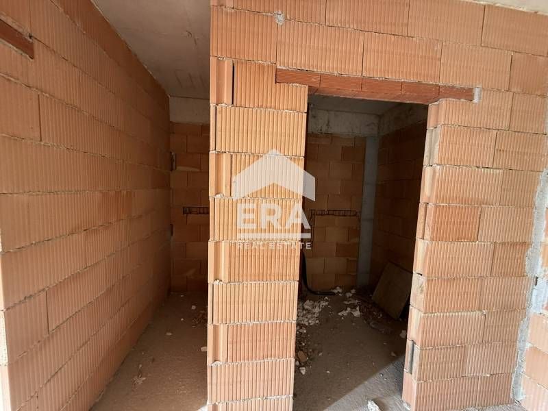 Продава се Двустаен апартамент в Варна, Владислав Варненчик - 69 кв.м за 680 €/кв.м - Снимка #4