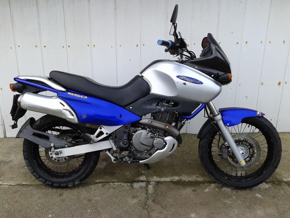 СУЗУКИ ХФ 650 ФРИЙУИНД само на части suzuki xf 650 freewind