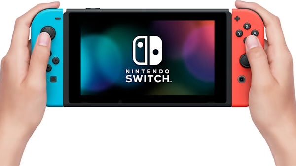 Nintendo Switch + большой кейс + маленький кейс + 3 игры