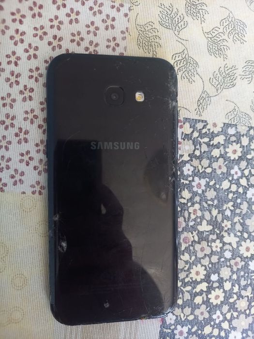 Телефон Samsung a5 2017