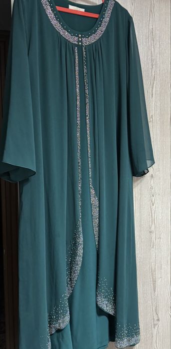 Продаеться женское вечерное платье