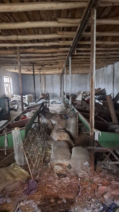 Назарбек,тарновда репром кочада ховли сотилади 4 хона уйи 2