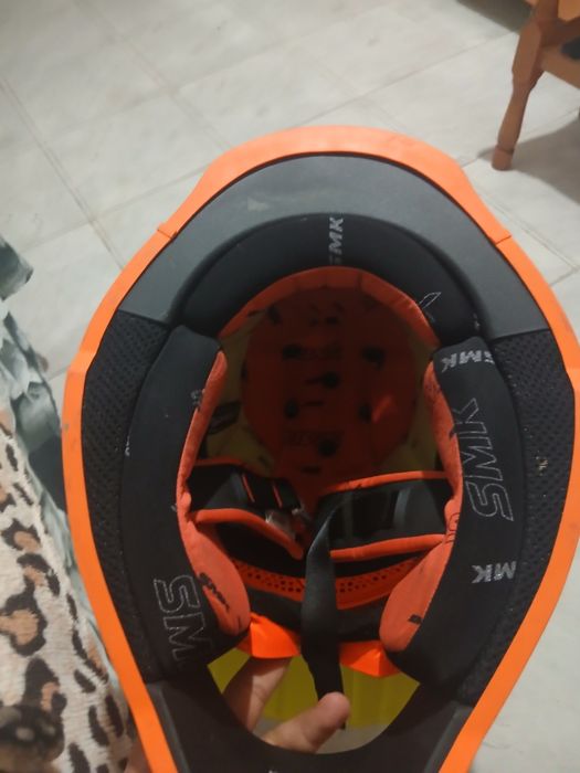 Vând casca aproape nou