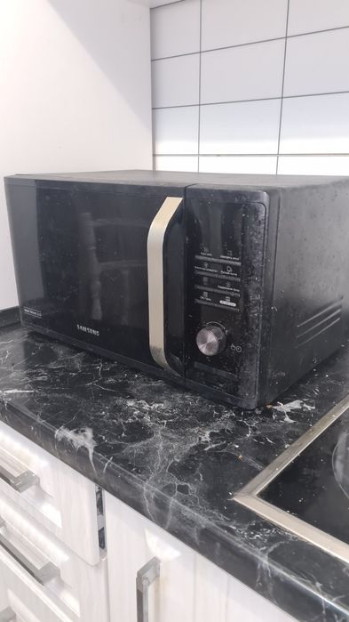 Продам микроволновую печь Samsung  10 тыс тг