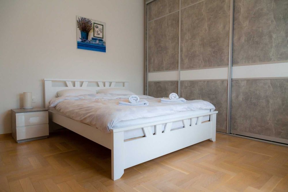 Дава се под наем Двустаен апартамент в София, Зона Б-18 - 65 кв.м за 663 € - Снимка #2