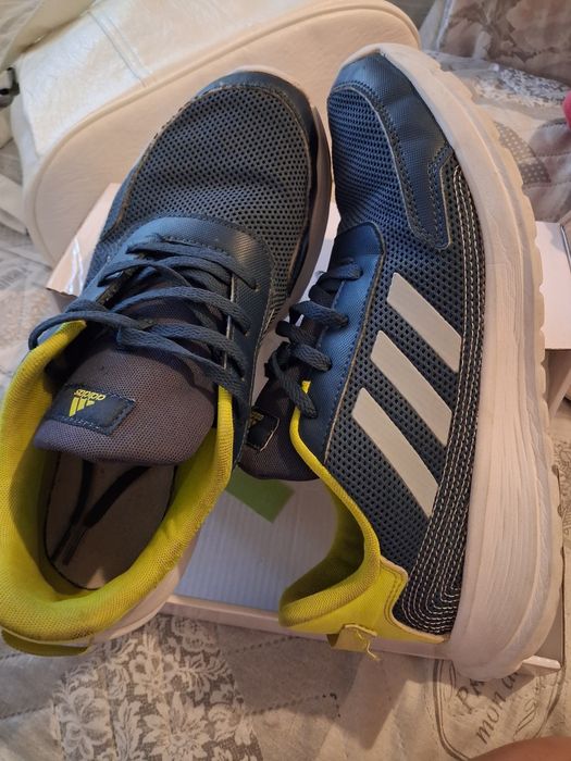 Летни маратонки Adidas-40 номер