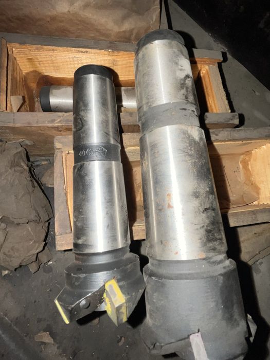 Инструменты детали для станков.