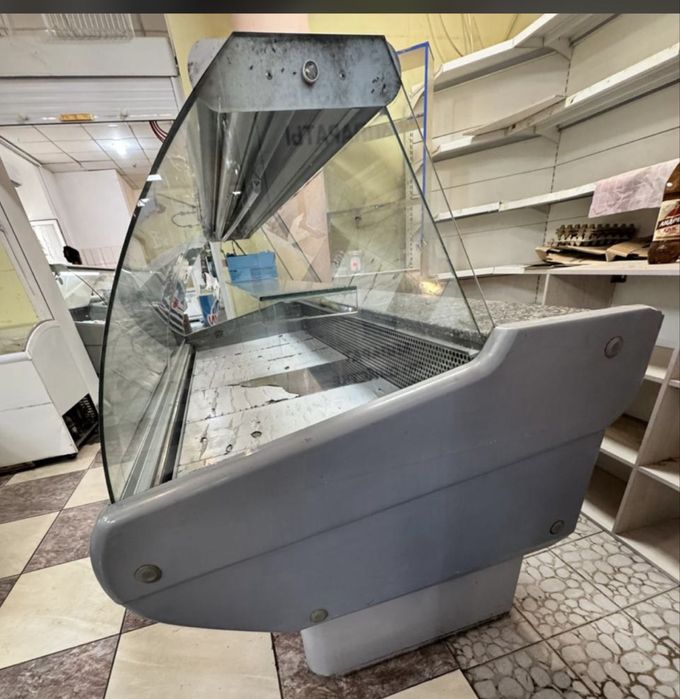 Продается винтринный холодильник