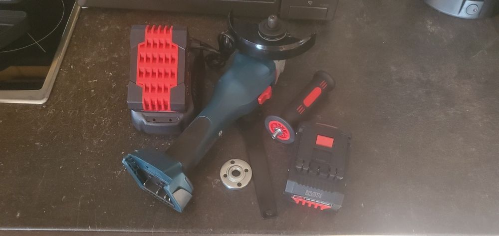 Clonă Flex Bosch cu baterie, Clonă Bormașină Impact DeWALT cu baterii