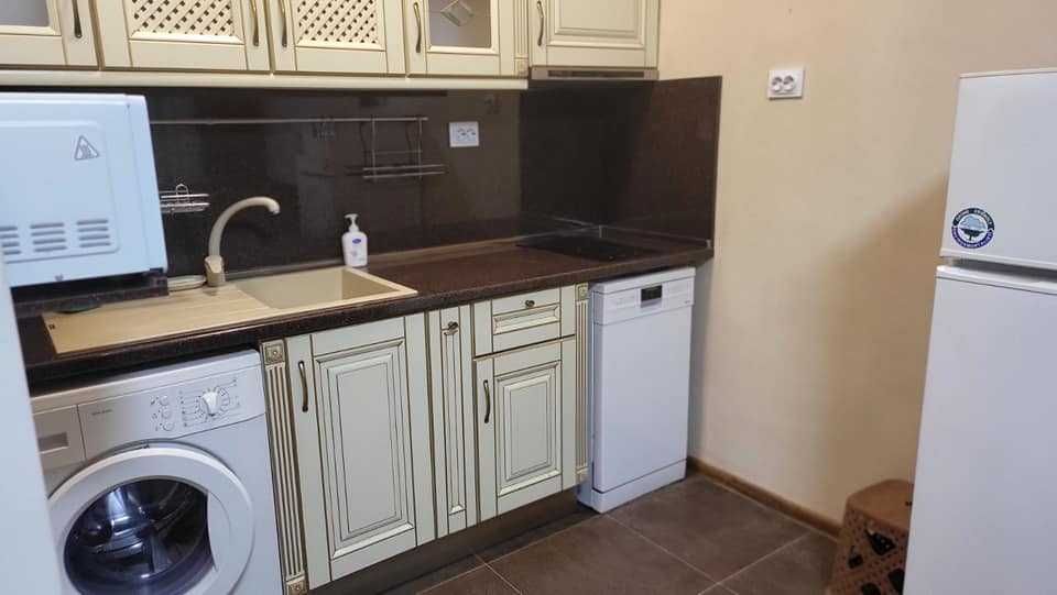 Дава се под наем Тристаен апартамент в Бургас, Възраждане - 86 кв.м за 300 € - Снимка #2