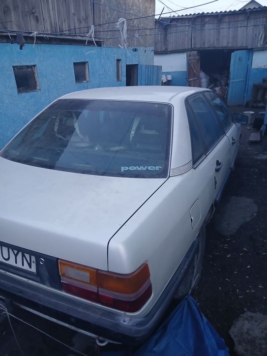 Автомобиль  Ауди 100
