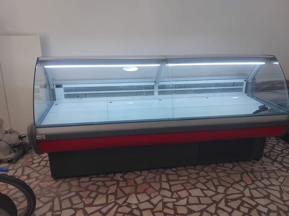 Vitrină frigorifică