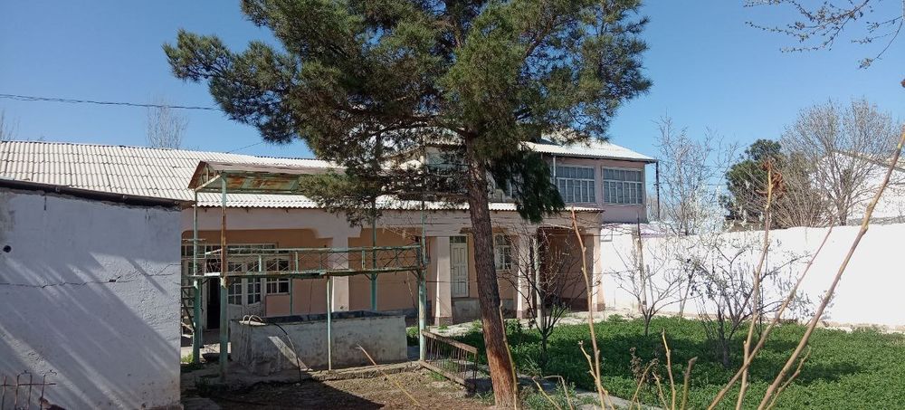 Ховли  сотилади(продается срочно)