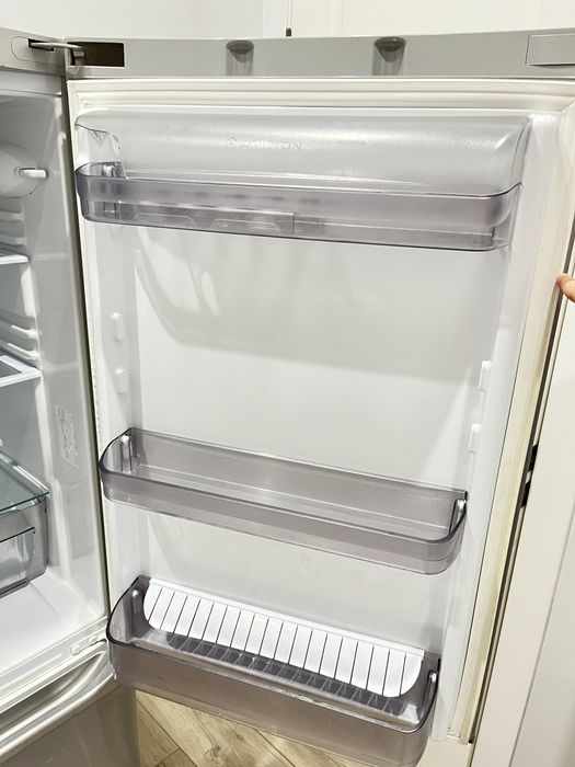 Продам холодильник Ariston