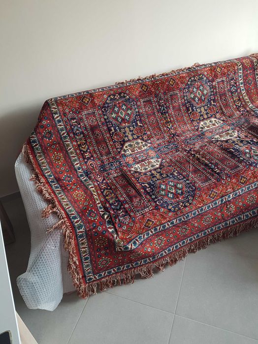 Килим НОВ Размери 1,87 x 1,49 сантиметра