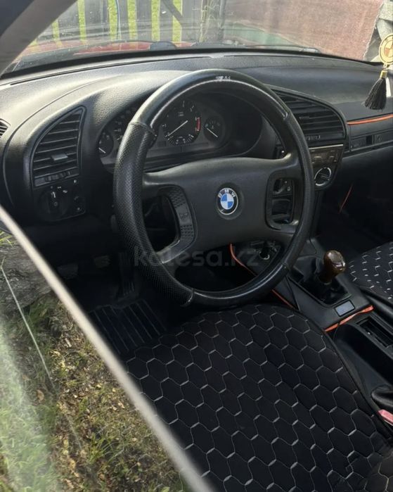 BMW e36 318 седан 92 год.