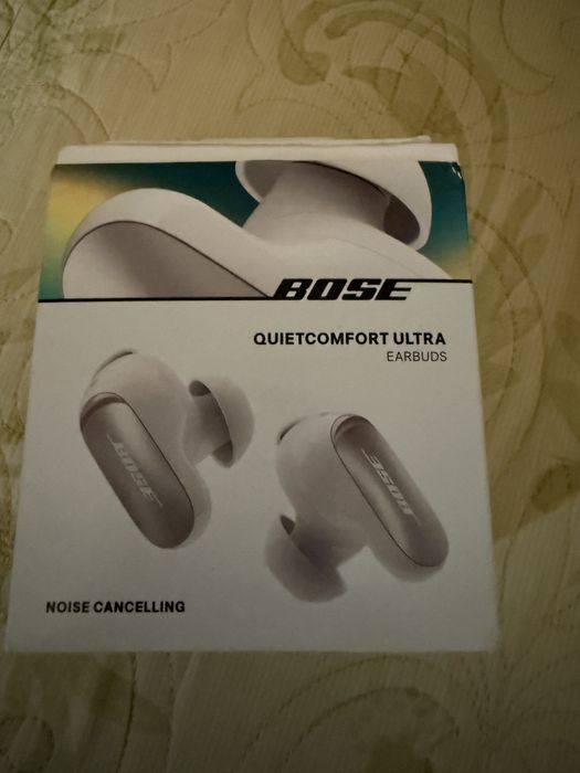 Casti earbuds bose folosite de 2 ori