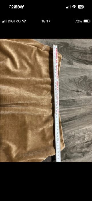 Pantaloni reiată cu crac larg