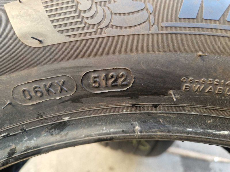 2 Michelin R19 235/55
летни гуми
DOT5122