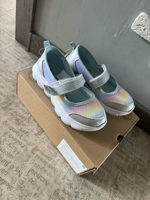 Школьные туфли. Обувь для девочки