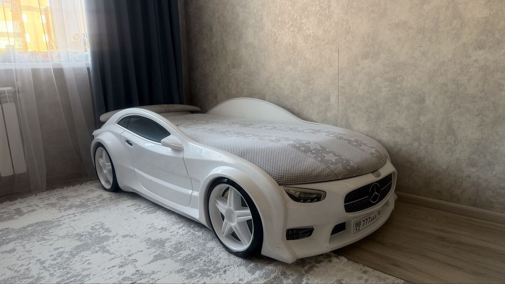 Продам кровать машину