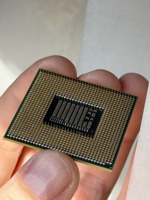 Procesor Intel Core i3 2370M 2.40GHz 3MB Cache Socket PGA988 Laptop