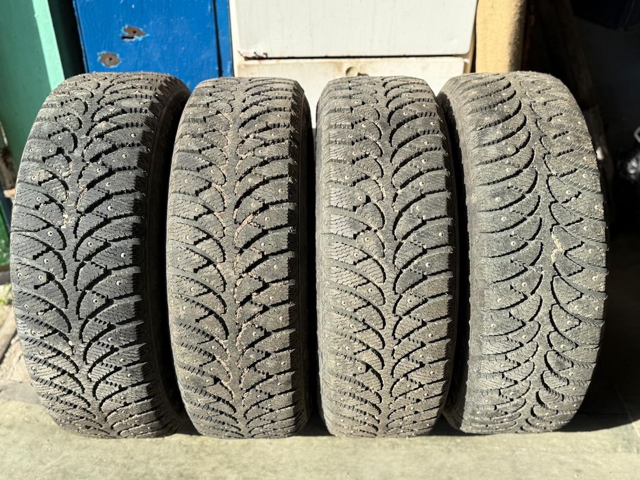 Продам комплект зимней резины в сборе