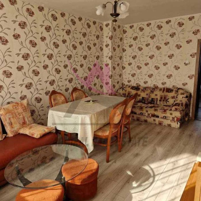 Дава се под наем Тристаен апартамент в Варна, Център - 75 кв.м за 550 € - Снимка #1