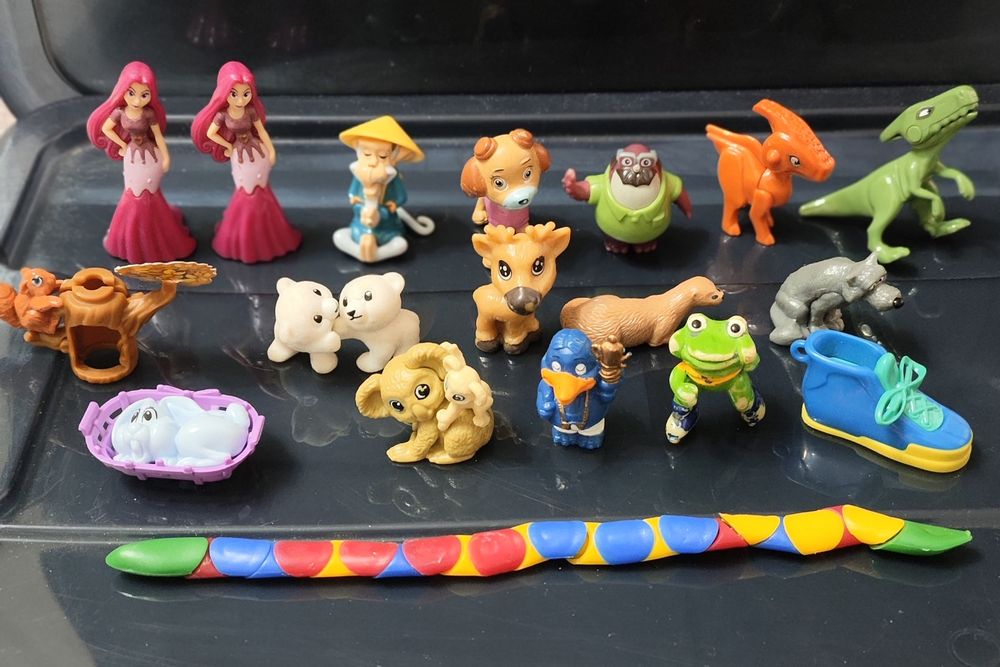 Игрушки киндер сюрприз продам