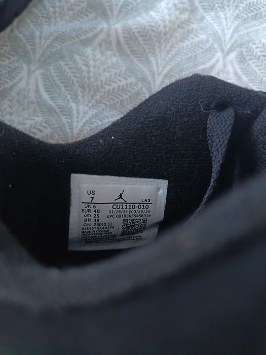 Vând jordan  4 retro Black cat