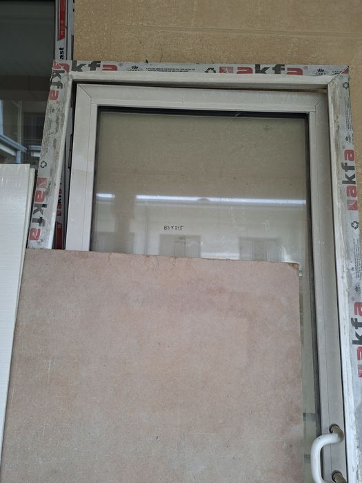 Eshik romlar sotiladi