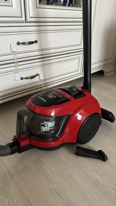 Пылесос Samsung 1600 w SC4520 красный