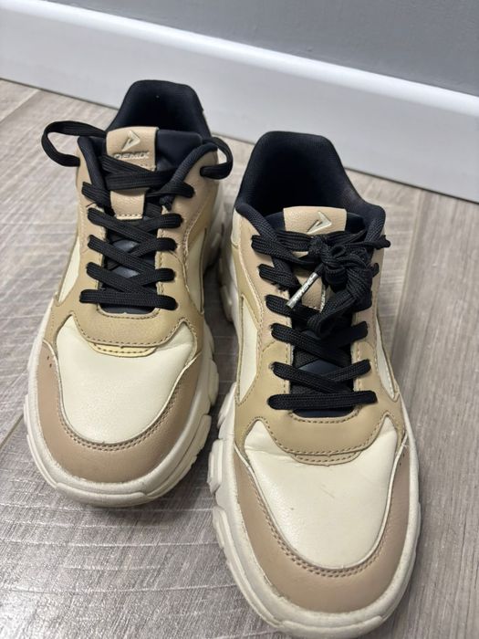 Продаю кроссовки