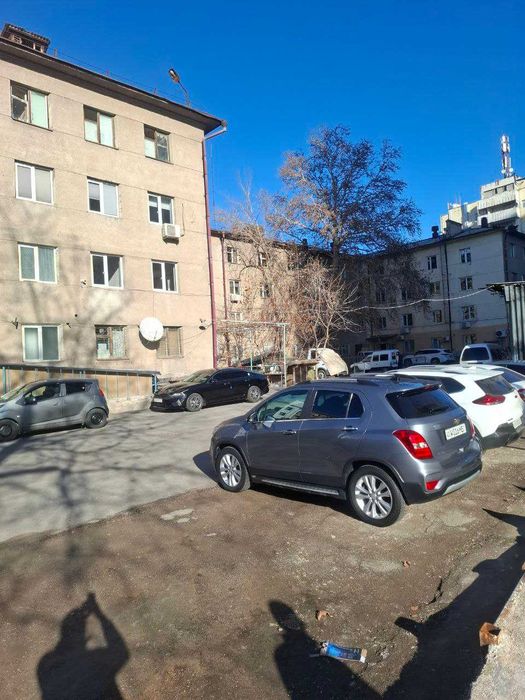 Продаётся земля с нежилым зданием