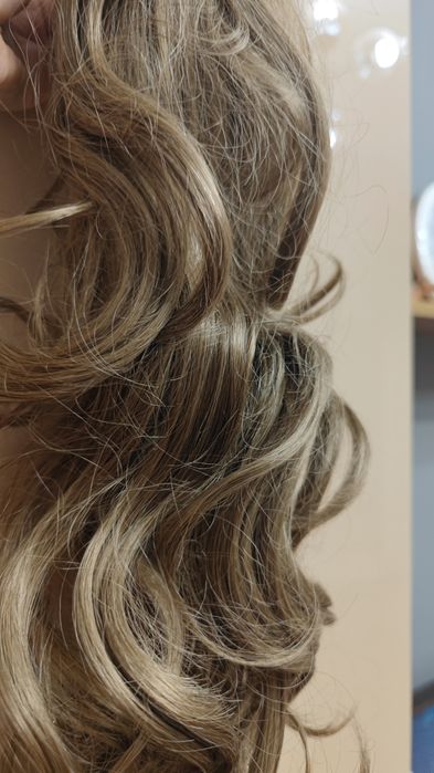 Продам парик хвостик на заколке