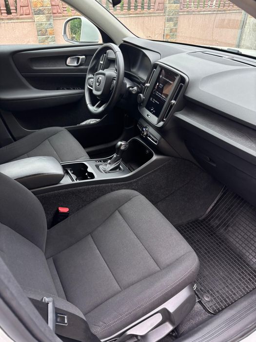 Volvo XC 40 T2  2021