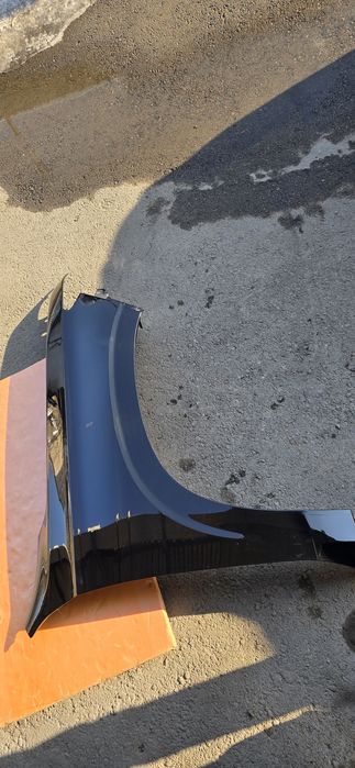 Крыло переднее правое на cadillac escalade