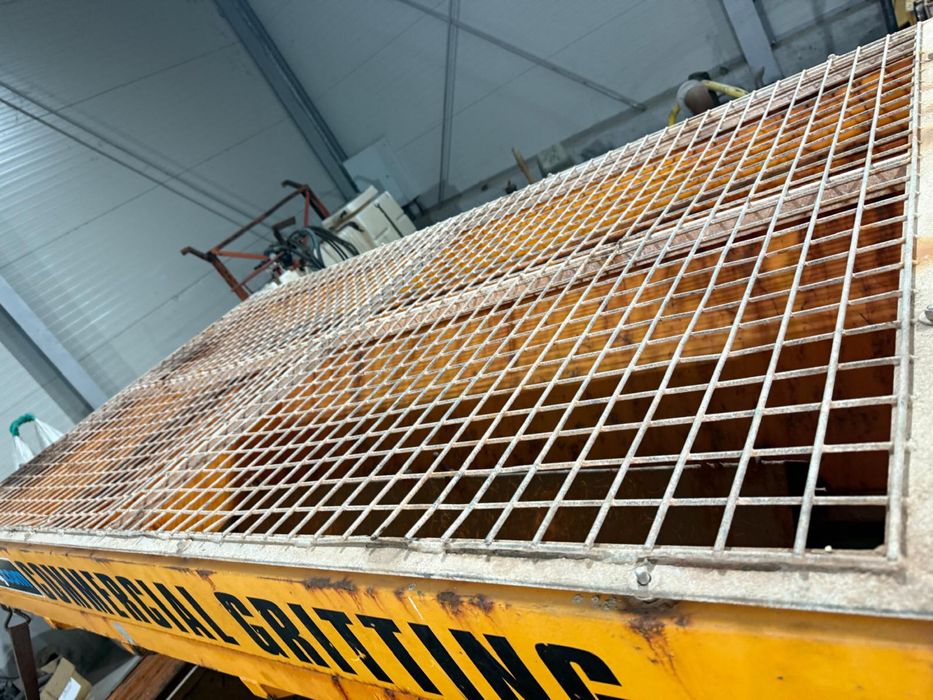 Volkswagen LT - Autospeciala de deszapezire (Lama+Sararita)